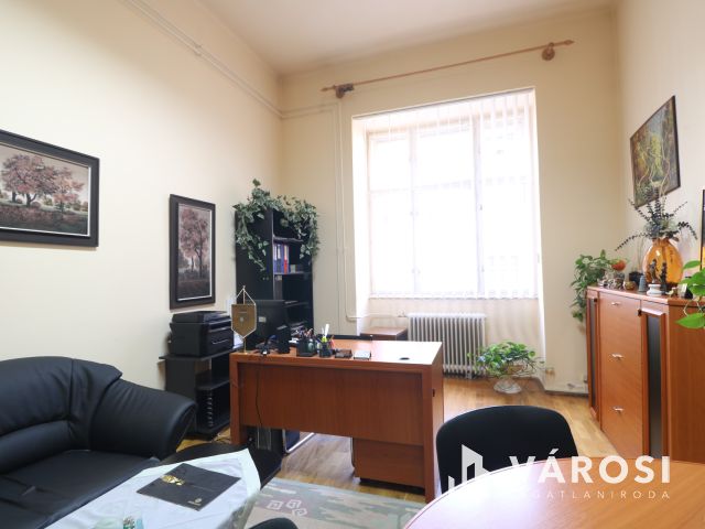 Belvárosi iroda a Szent István téren.