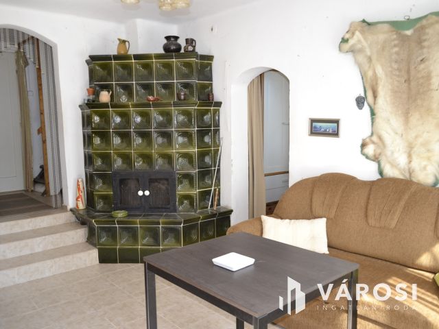 Felsőörsön Balatoni panorámás téliesített ingatlan eladó!