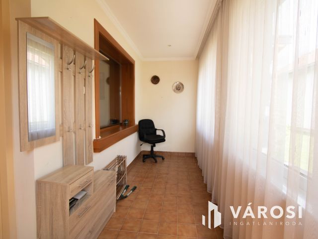 Lentiben eladó ház, családias, nyugodt részen!