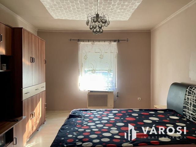 Eladó 2 szobás családi ház nagy telekkel Mátyásdombon