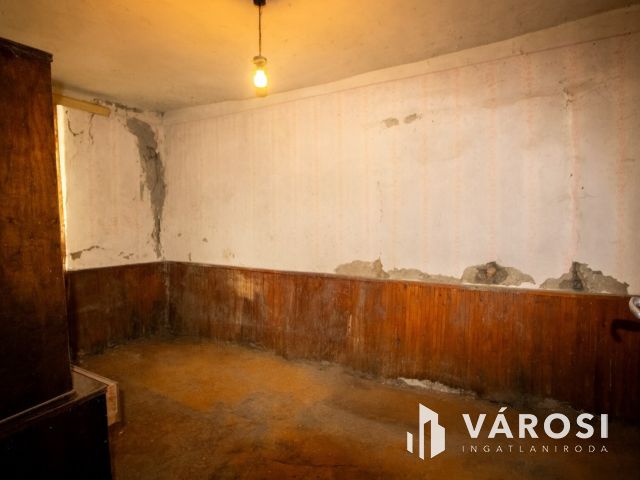 Eladó felújítandó vagy bontandó ingatlan Orosházán