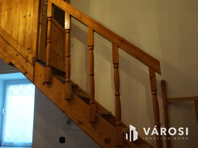 Patinás ház kiváló helyen Vásárhelyen