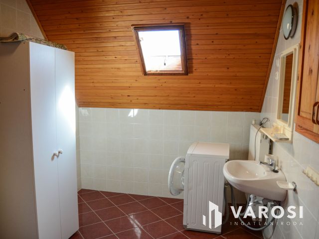 Balatonhoz közeli dupla lakás, dupla garázzsal