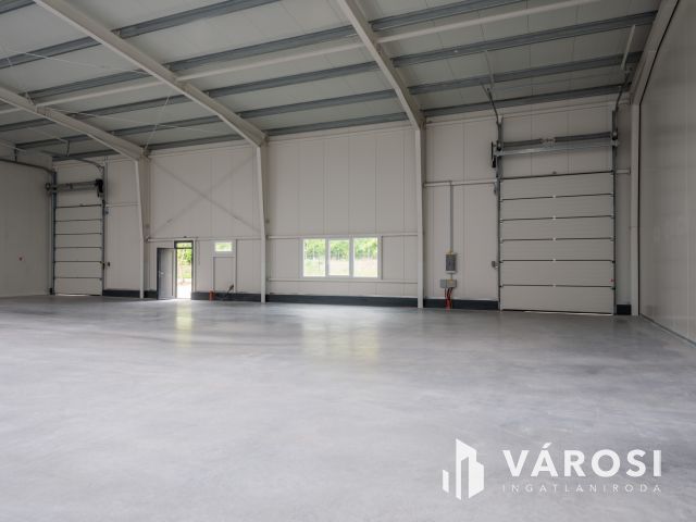 Új, eladó raktár Alsónémedin, ami 2 kapun rakodható