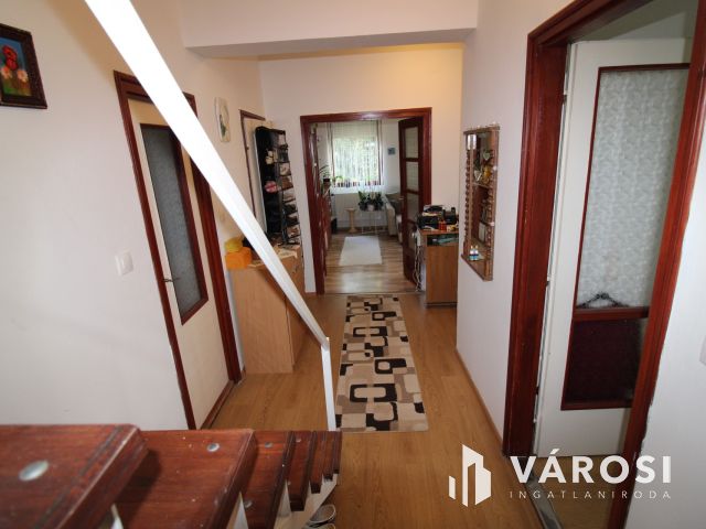 Kétszintes ház Gyulaváriban garázzsal.