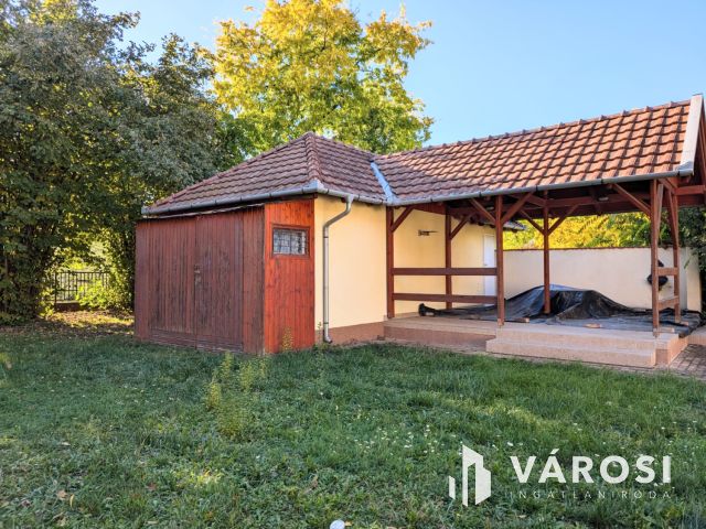 Téliesített nyaraló Szanazugban, a Köröshöz közel!