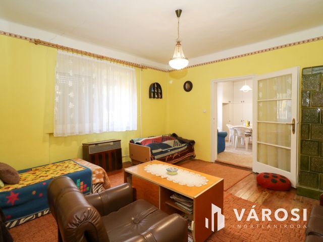 Eladó 3 szobás családi ház Újkígyóson, rendezett kerttel