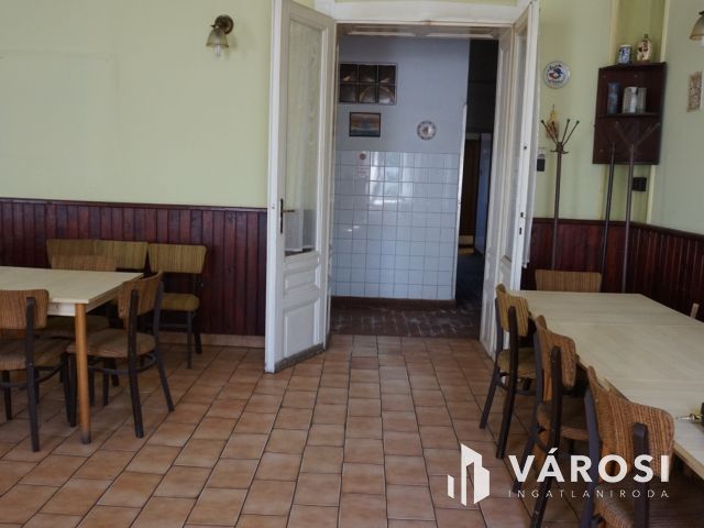 Patinás ház kiváló helyen Vásárhelyen