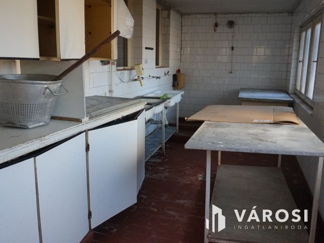 Patinás ház kiváló helyen Vásárhelyen