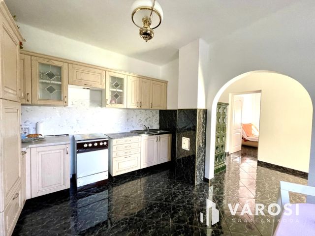 Azonnal költözhető családi ház 8 percre a Balatontól