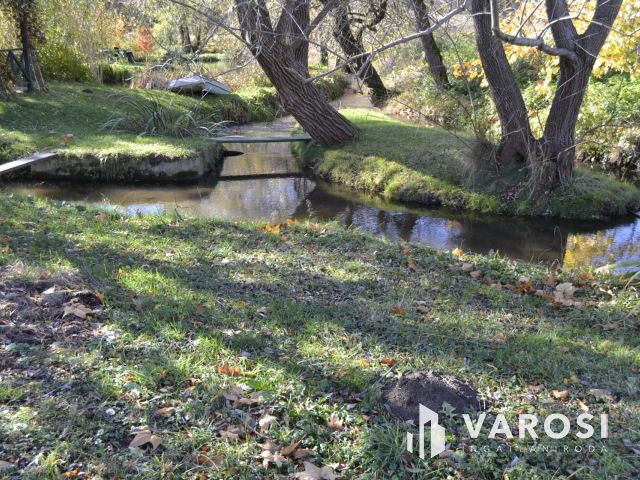 Csodás környezet Bándon, a telek végében patakkal!!