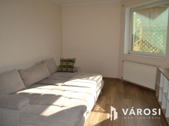 Csodás környezet Bándon, a telek végében patakkal!!