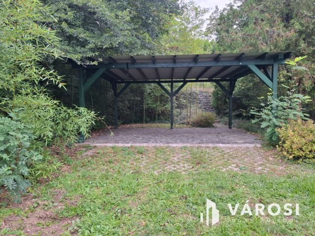 Badacsonyi nyaraló teljes és örök balatoni panorámával eladó