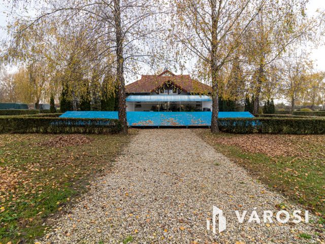 Nagyatádon 144 parcellás működő camping a fürdő mellett!