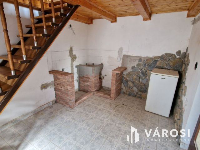 Gyékényesen közel a vízhez kis Házikó