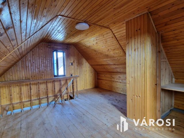 Gyékényesen közel a vízhez kis Házikó