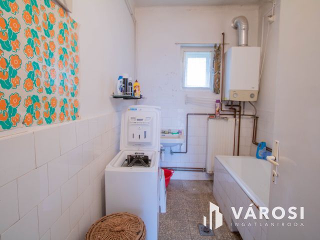 Máhomfán, Lentihez közel, csendes részen eladó ház!