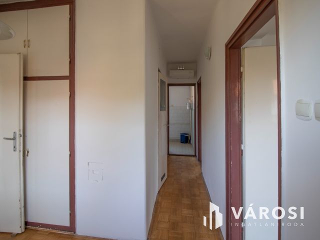 2 szobás sorházi lakás saját udvarral