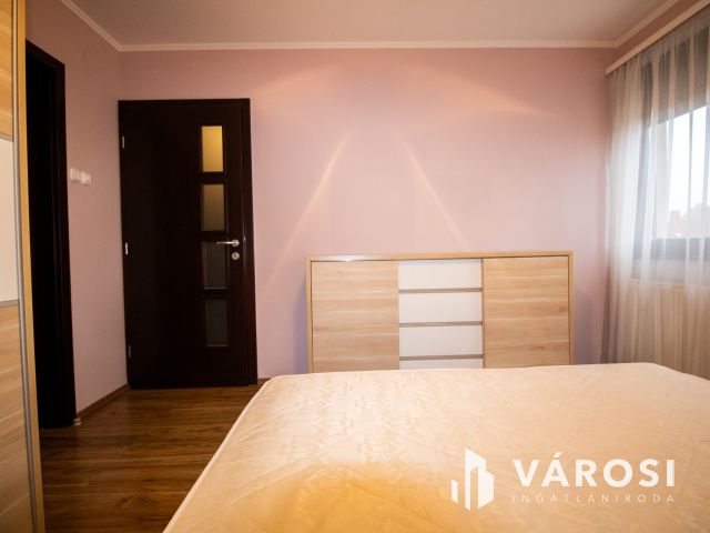 Modern sorházi lakás teljes bútorzattal