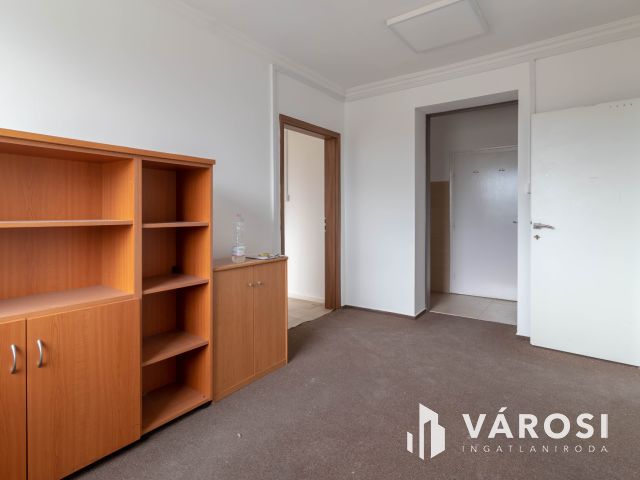 64 m2-es, három helyiséges iroda Fáy utcai irodaépületben