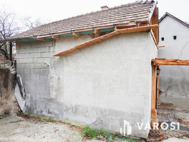 Lakható présház Tökön!