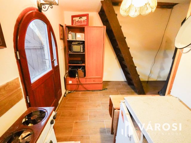 Lakható présház Tökön!