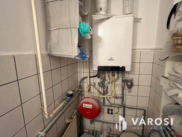 Debrecen Nagyerdő nagyon frekventált részén, rendelő!