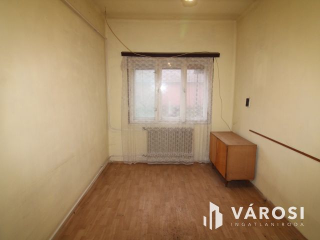 Beton alapú tégla ház Kunágotán.