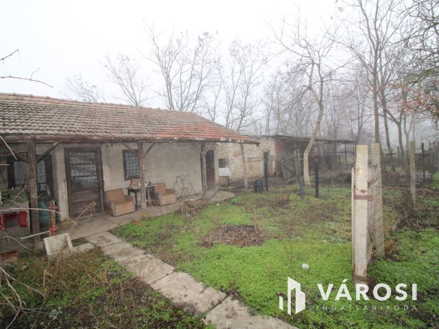 Beton alapú tégla ház Kunágotán.