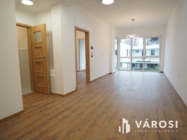 Fonyódon, 150m-re a víztől, új lakás, Wellness használattal!