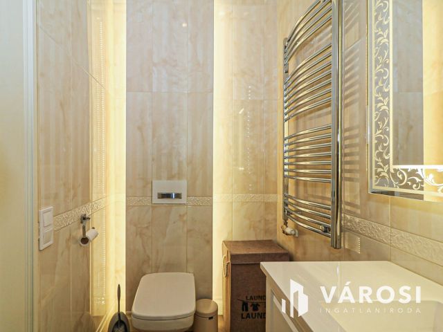 Eladó prémium lakás a Vígszínház közelében!