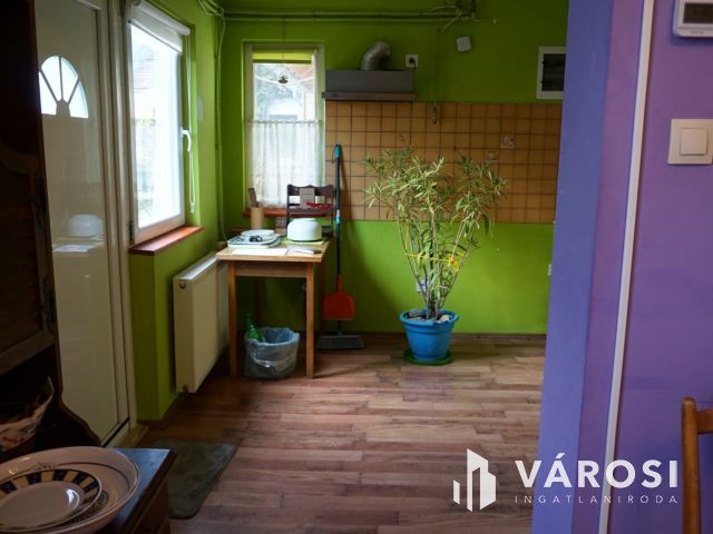 Tripla a Csúcson-csúcsi 3 lakrészes családi ház