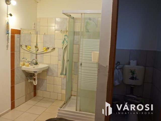 Tripla a Csúcson-csúcsi 3 lakrészes családi ház