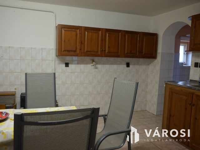 Tripla a Csúcson-csúcsi 3 lakrészes családi ház