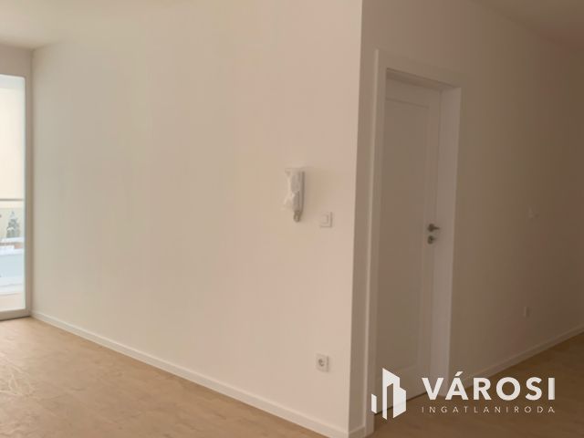 Csodálatos, világos  lakás eladó Debrecen belvárosában