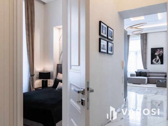 Luxuslakás eladó Újlipótvárosban a Vígszínház mellett