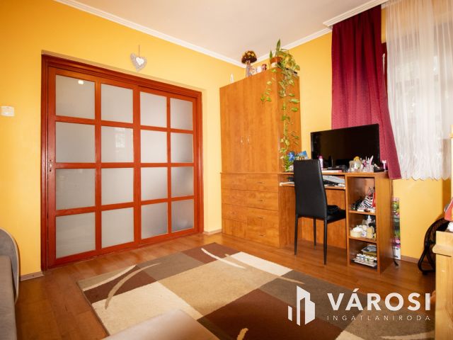 Szép és szuper jó családi ház Gyulaváriban