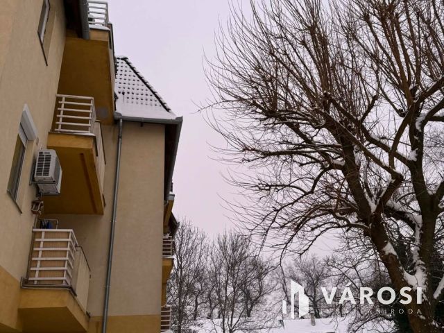 Belvárosi fiatalos szép lakás ELADÓ!