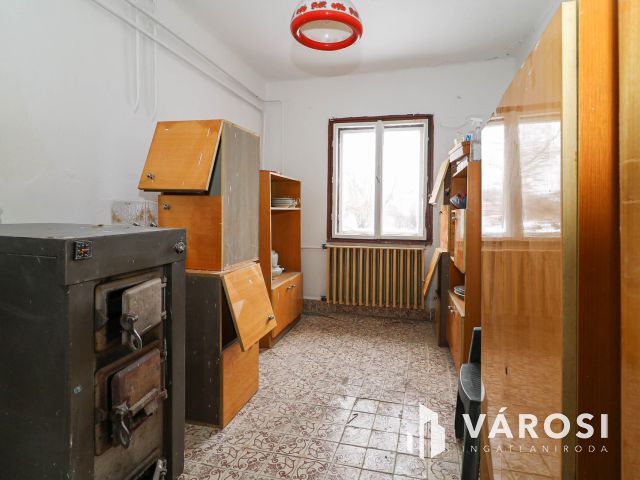 Felújítandó kádár kocka Gyomaendrődön