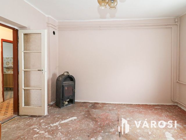 Felújítandó kádár kocka Gyomaendrődön