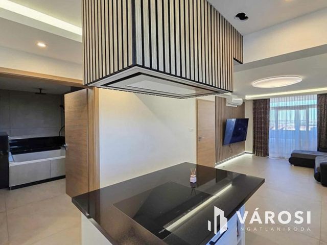 Luxus minőségben felújított panorámás lakás Eladó