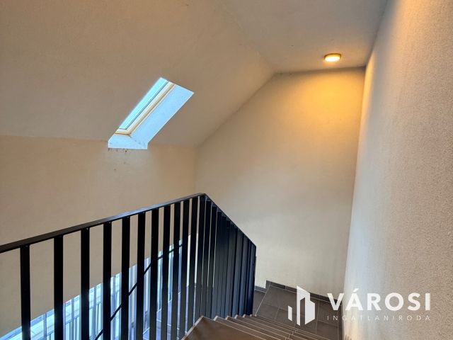 Modern 4 szobás, nagy erkélyes lakás Badacsonytomajon eladó