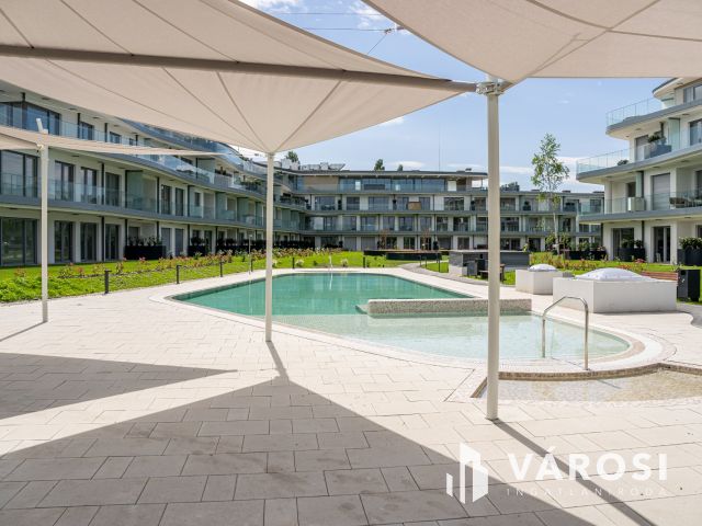 Új építésű prémium vízparti lakás Balatonszemesen