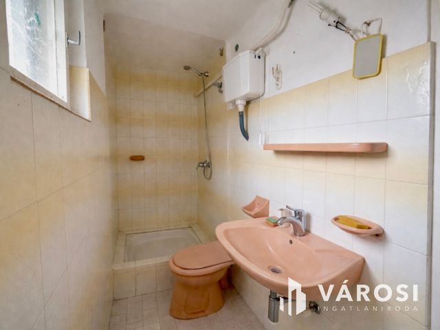 Sokoldalú lehetőségeket kínáló családi ház ELADÓ!