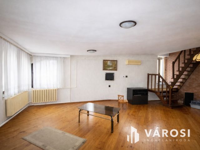 Ritka adottságú ingatlan Újkígyós központjában