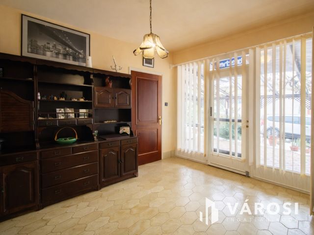 Ritka adottságú ingatlan Újkígyós központjában