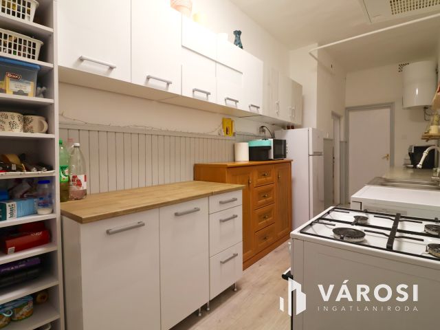 Belvárosi, földszinti lakás