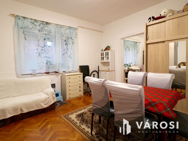 Belvárosi, földszinti lakás