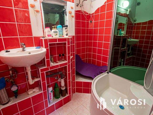 Lenti belvárosához közeli, kellemes kis lakás