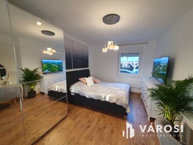 Kiváló, újszerű napelemes ikerfél Széplakon eladó